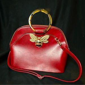 Red Bee crossbody